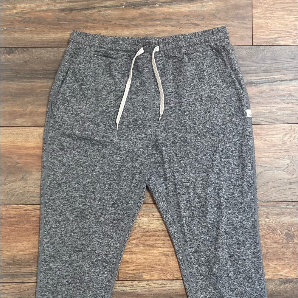 Women’s Vuori Performance Joggers in Heather Gray